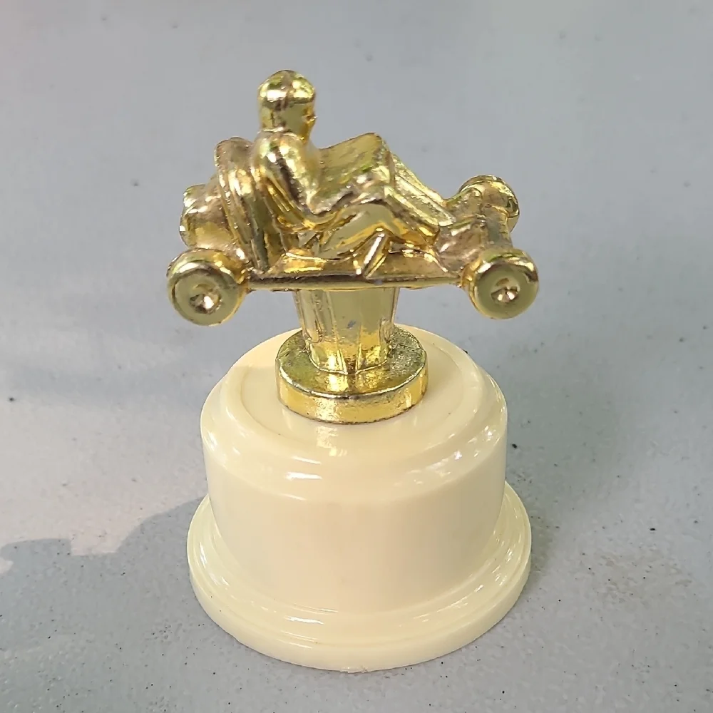 Gold‎ Trophy Figurine Go Kart